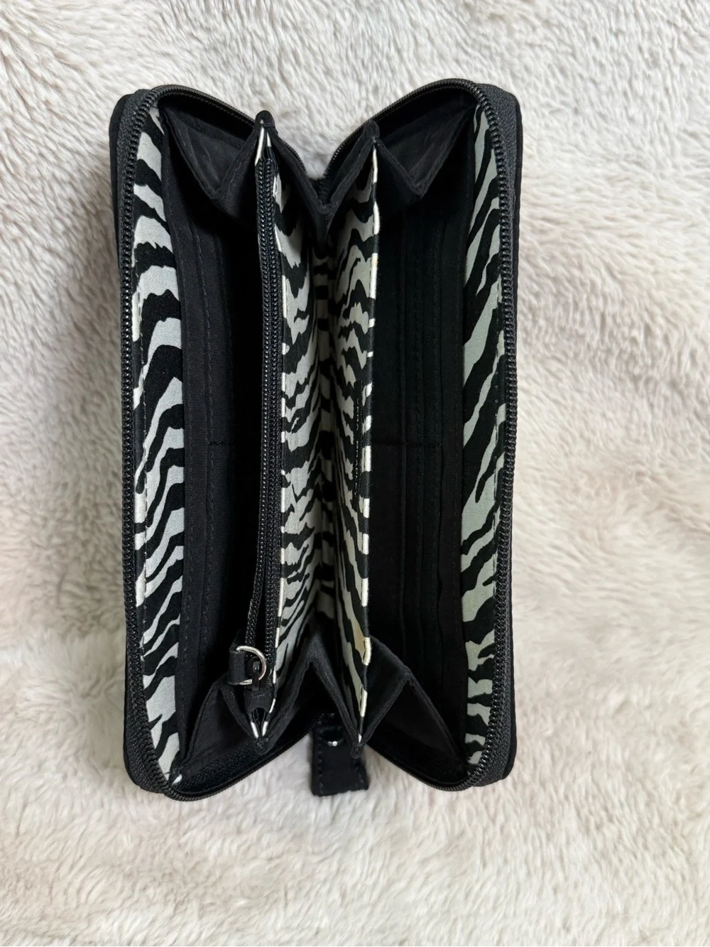 Vera Bradley Black Microfiber Zip-Around W Wallet Roomy Zebra Pattern Interior